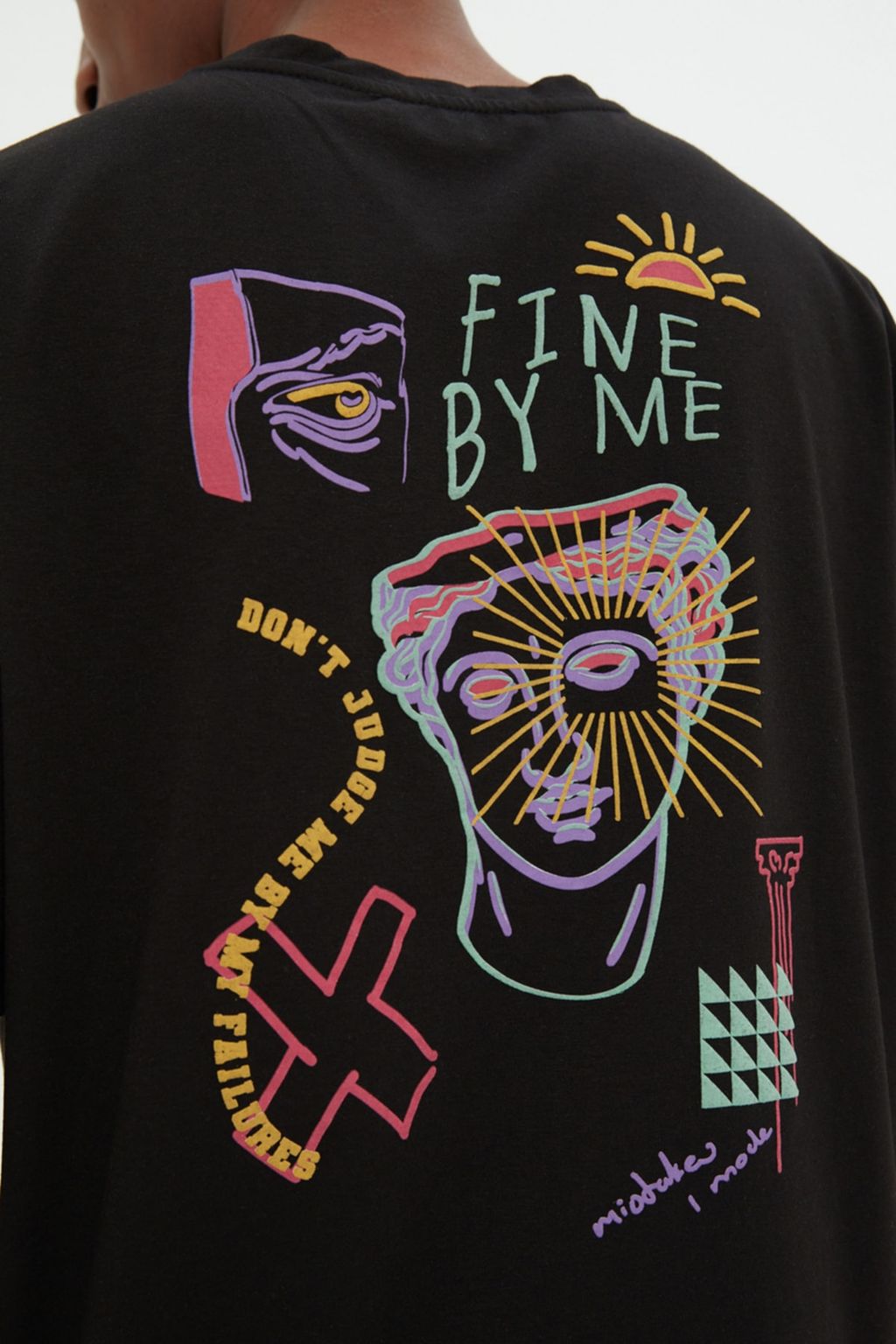 TRENDYOL MAN Siyah Oversize/Genis Kesim Sanatsal Bask?l? %100 Pamuklu T-Shirt TMNSS22TS1601 - Trendyolmilla фото 4