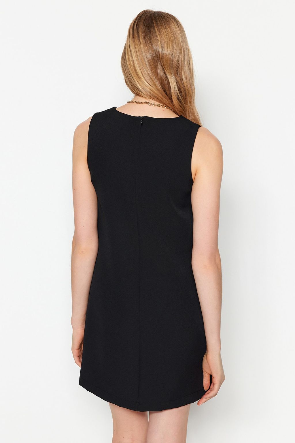 TRENDYOLMILLA Siyah Duz Kesim Kolsuz Bisiklet Yaka Mini Dokuma Elbise TWOSS19FG0063 фото 12