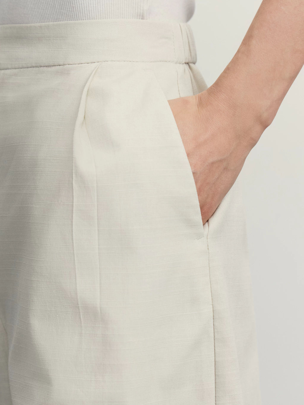 Шорты-бермуды с защипами / Zarina  фото 7