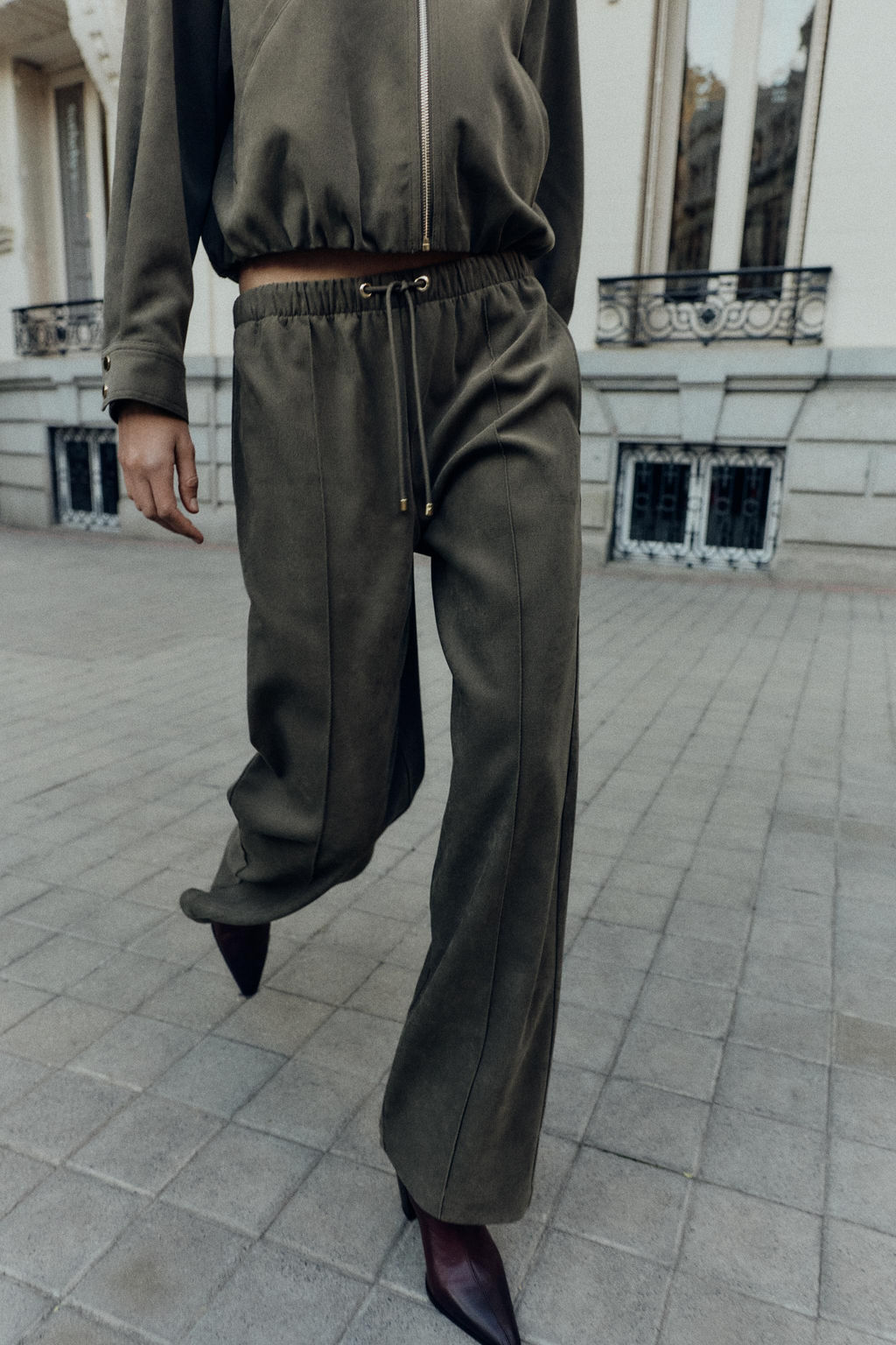 WIDE-LEG TROUSERS WITH ELASTIC WAISTBAND - Zara фото 2