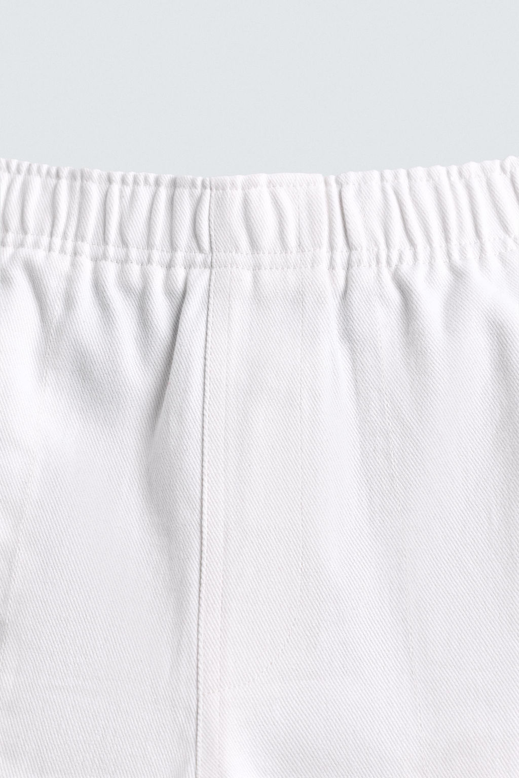 BERMUDA RELAXED FIT ESTRUCTURA / Blanco