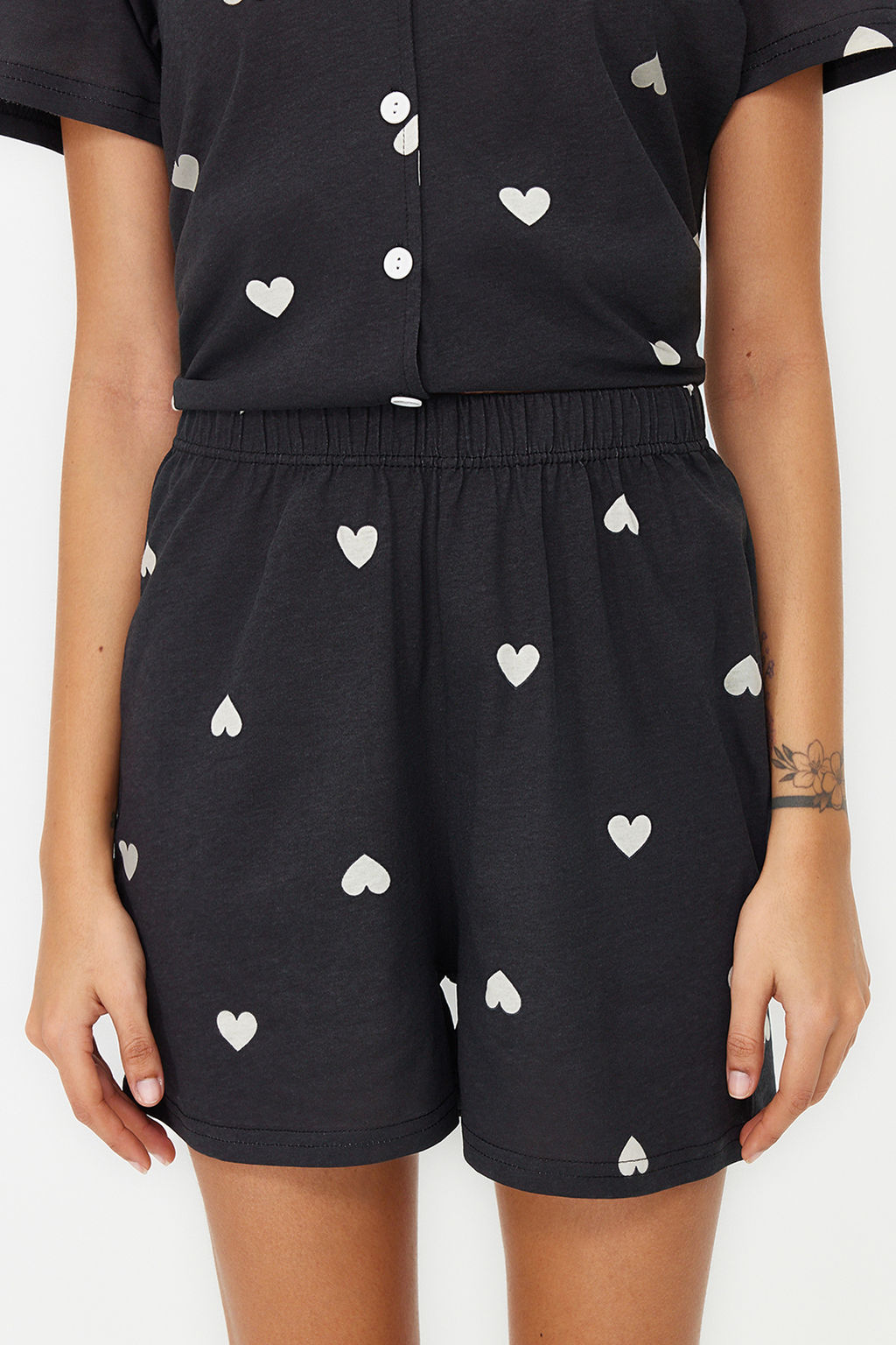 Trendyolmilla Ekru-Cok Renkli %100 Pamuklu Kalpli Sortlu Orme Pijama Tak?m? THMSS21PT0756 фото 34