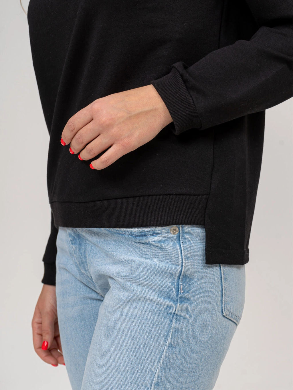 Толстовка женская, цвет черный