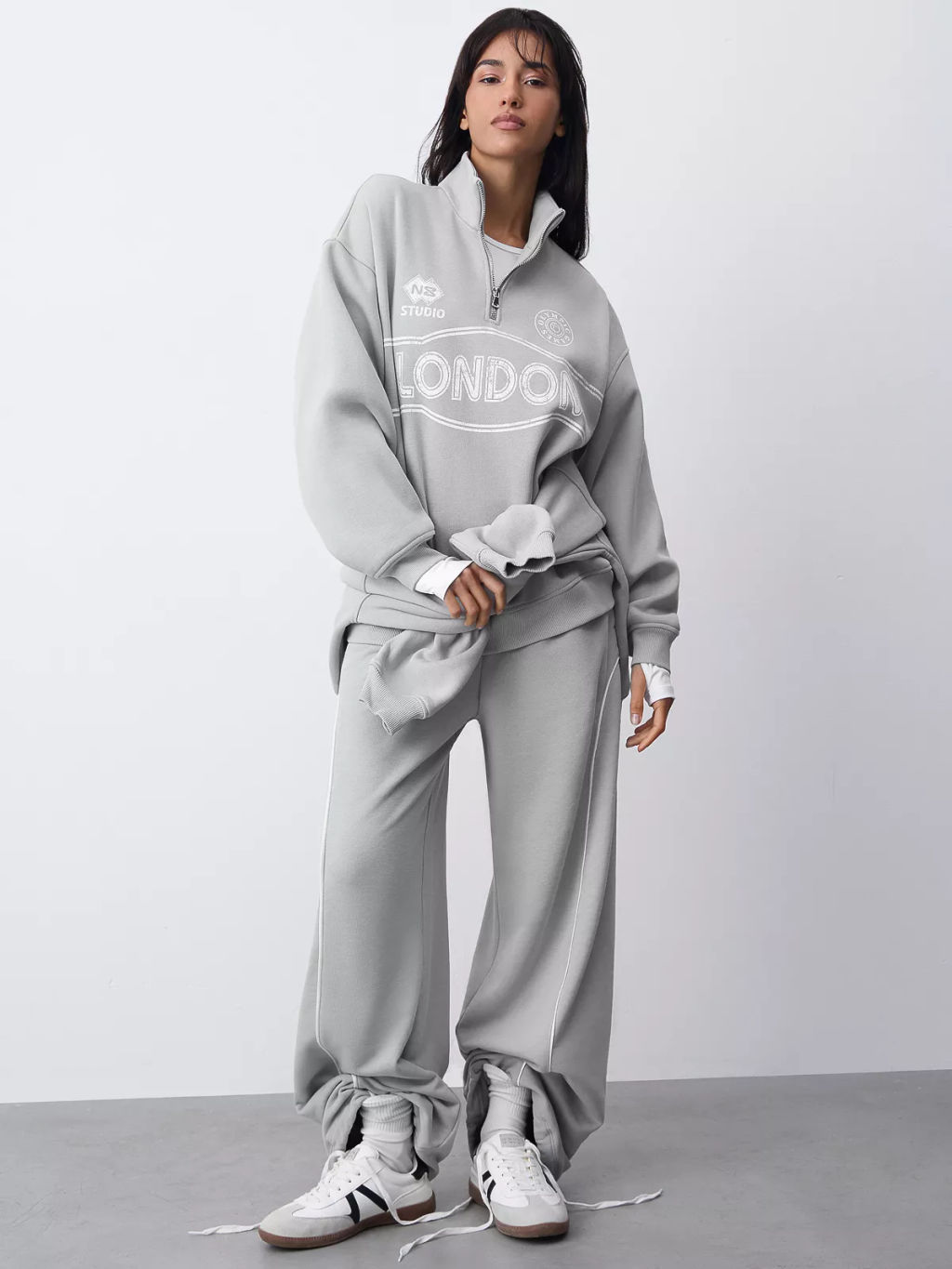 Спортивные брюки с декоративными кантами