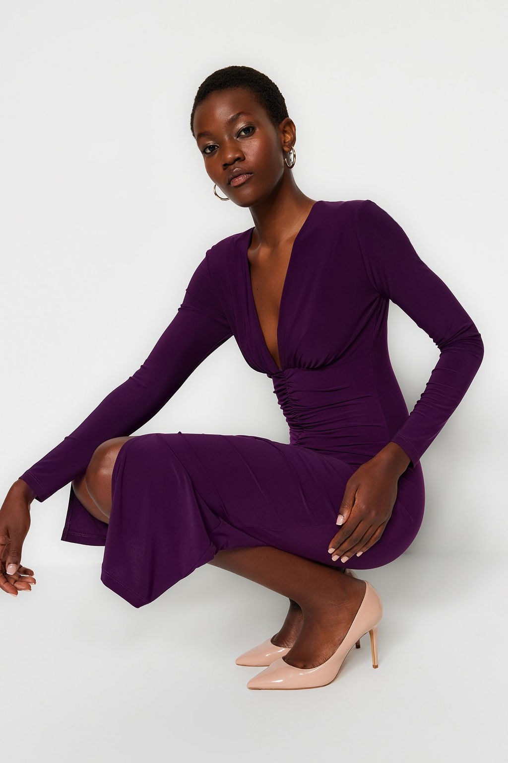 TRENDYOLMILLA Siyah Drapeli V Yaka Fitted/Vucuda Oturan Esnek Midi Orme Kalem Elbise TWOAW24EL00197 фото 6