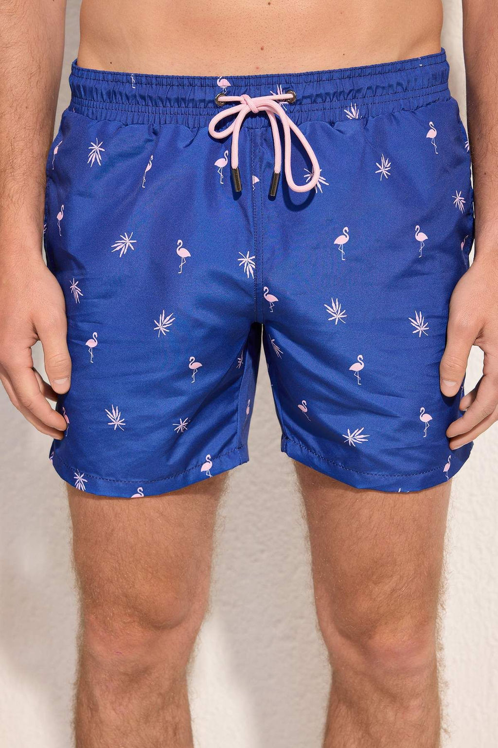TRENDYOL MAN Somon Tropik Bask?l? Standart Boy Mayo Deniz Sortu TMNSS21DS0021 - Trendyolmilla фото 3
