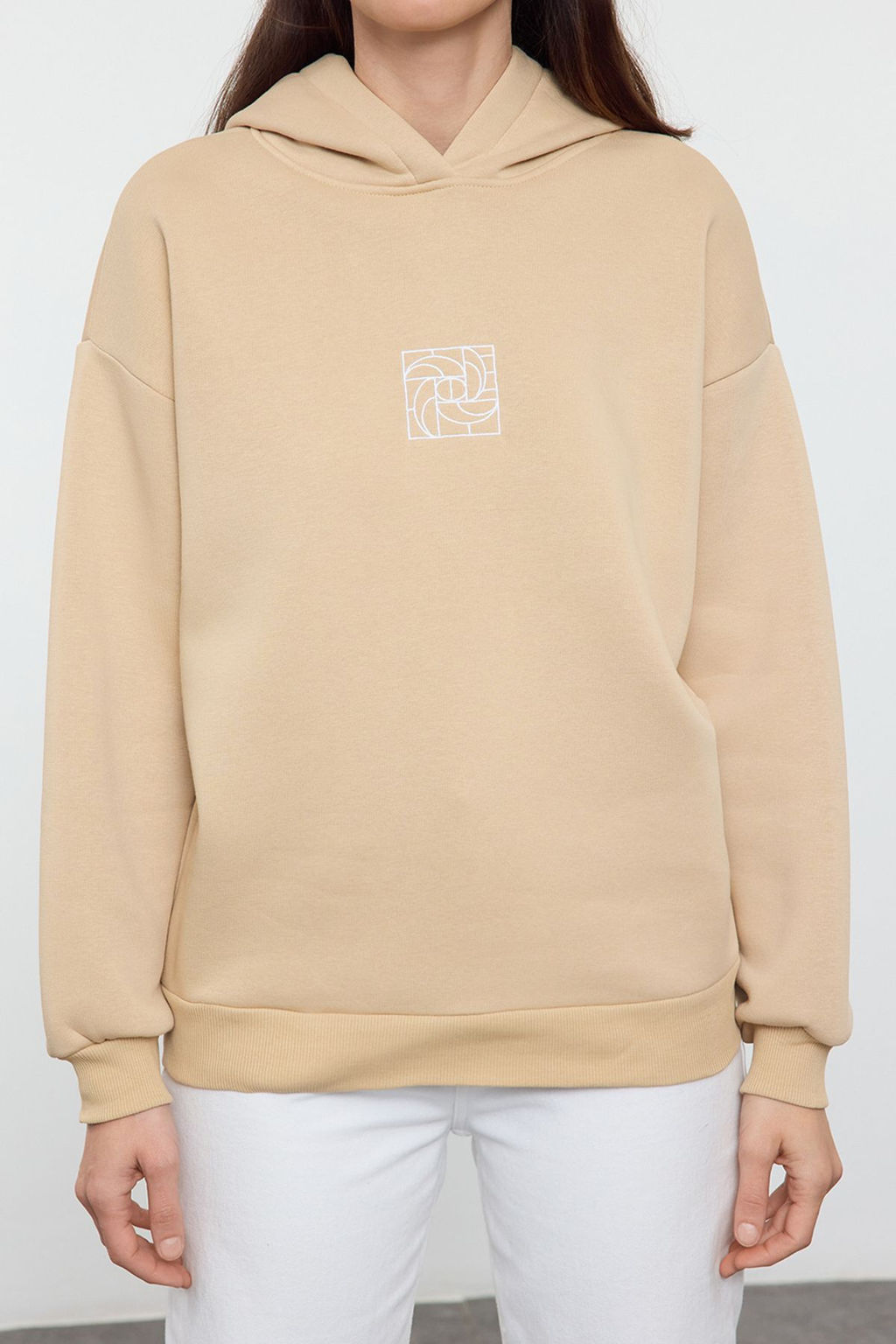 TRENDYOLMILLA Bej Oversize/Genis Kal?p Nak?sl? Kal?n Ici Polarl? Orme Sweatshirt TWOAW25SW00070 фото 3