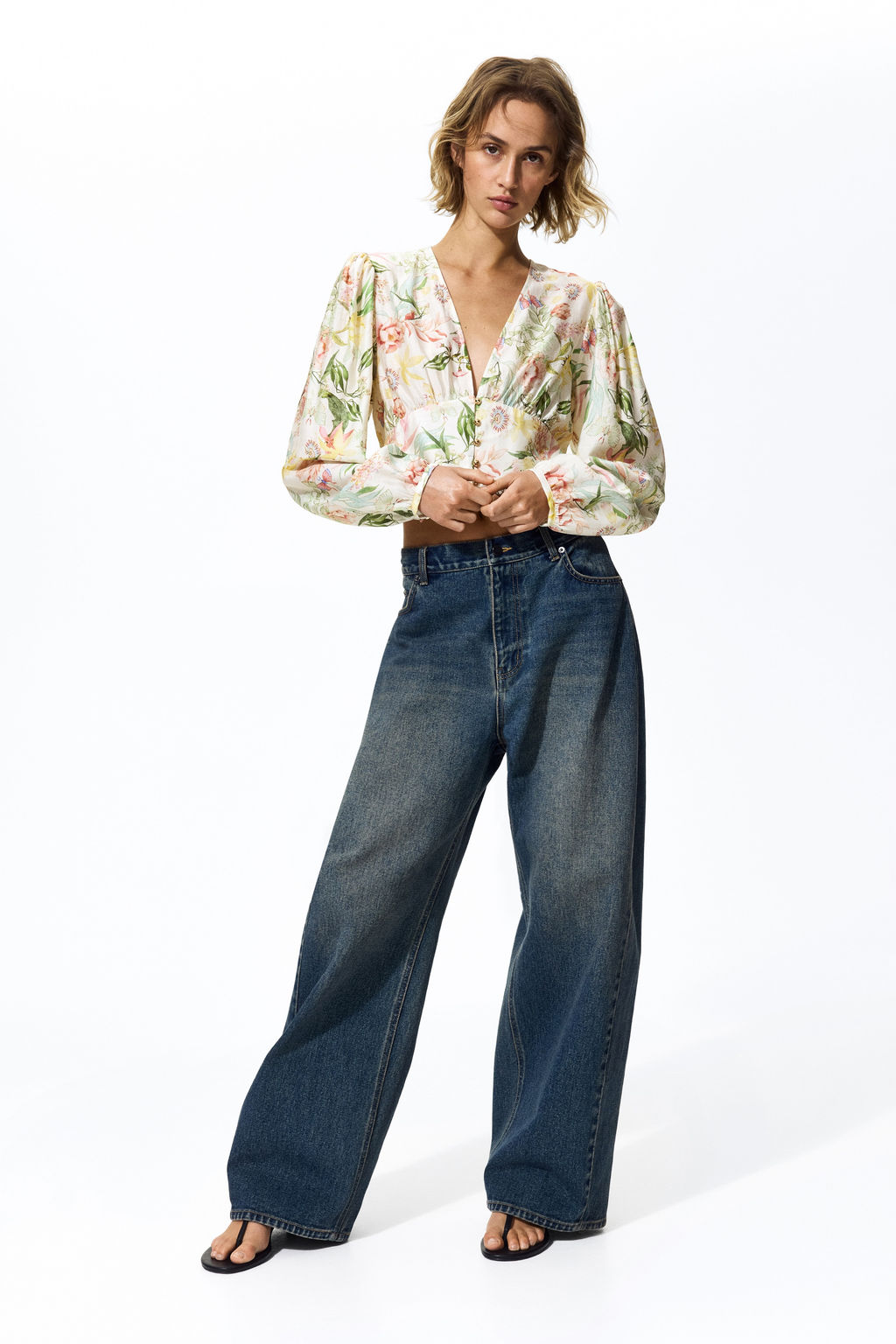 Blusa con escote en V - H&m фото 7