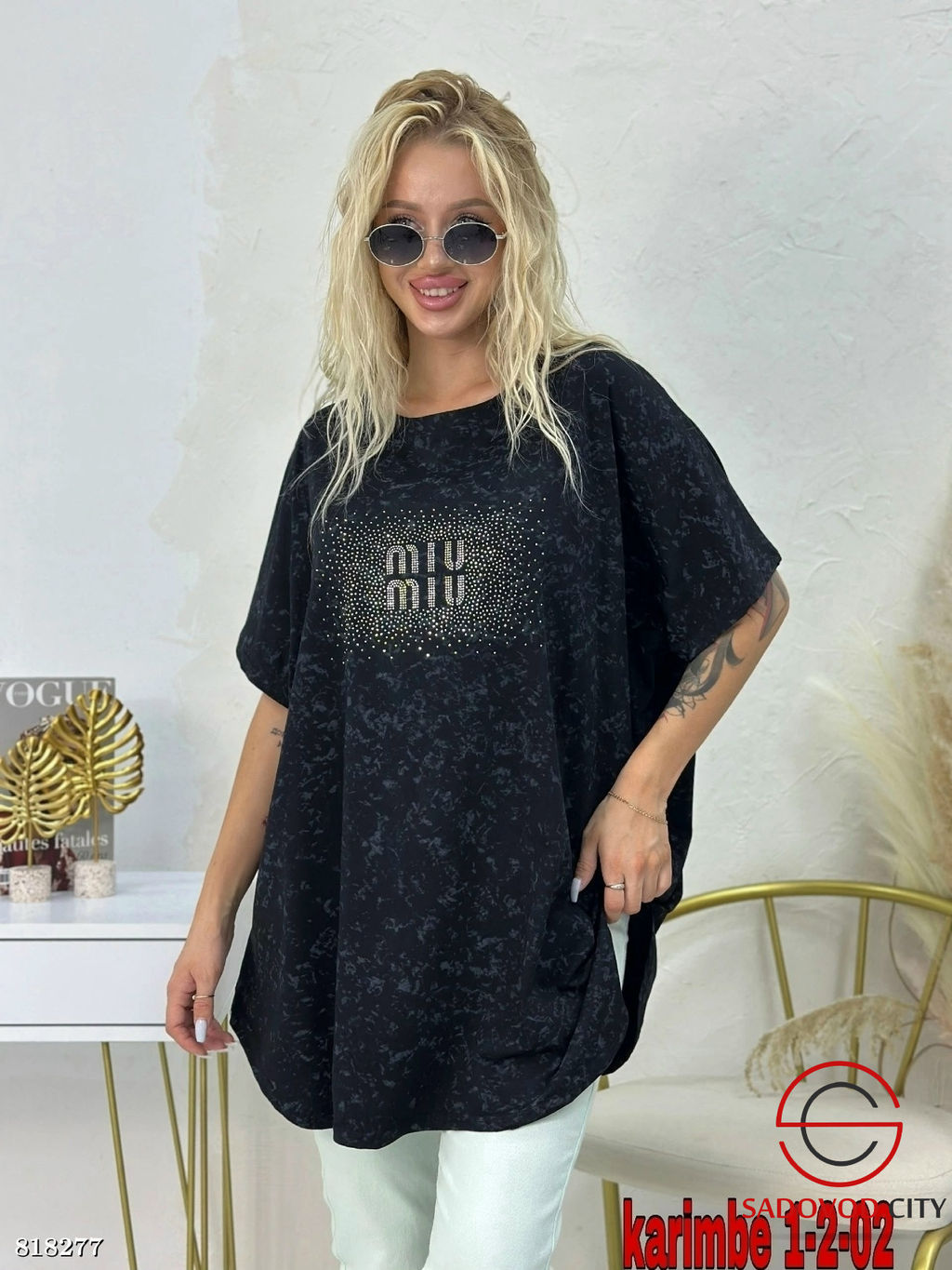 Футболка женская со стразами