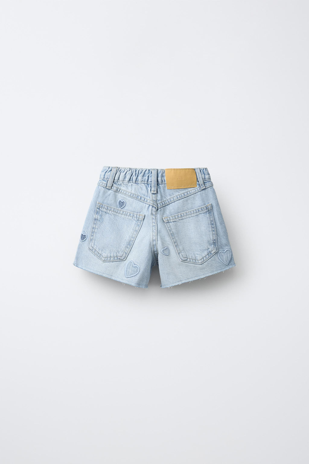 BERMUDA DENIM PARCHES CORAZONES / Azul claro