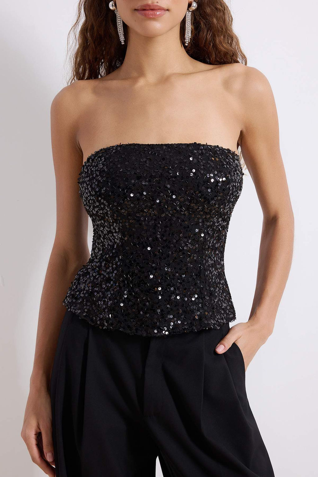 Siyah Straplez Yaka Pul Payet Party Bluz TPRSS26BZ00054