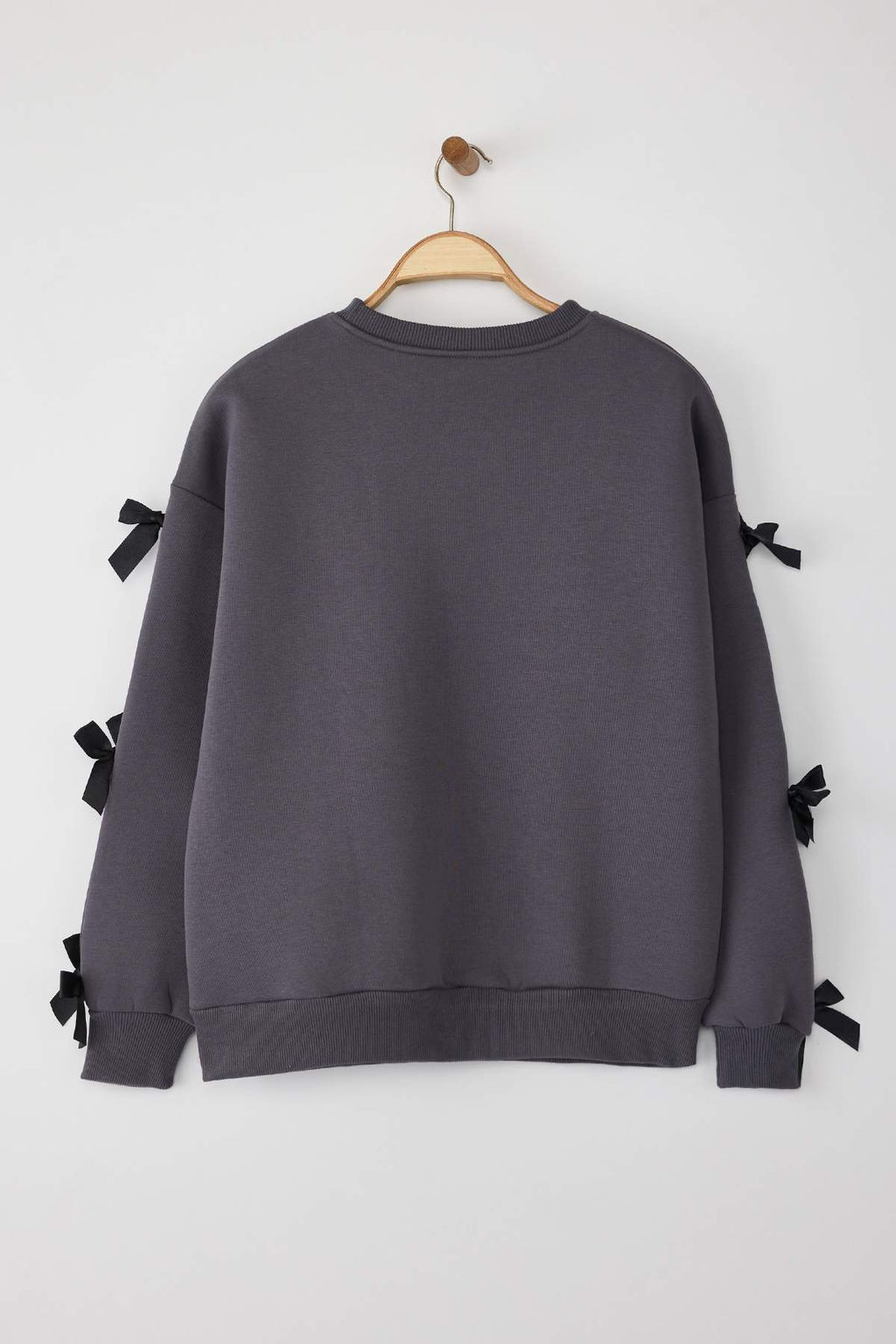 Antrasit Fiyonk Detayl? Oversize/Genis Kal?p Kal?n Ici Polarl? Orme Sweatshirt TWOAW25SW00249