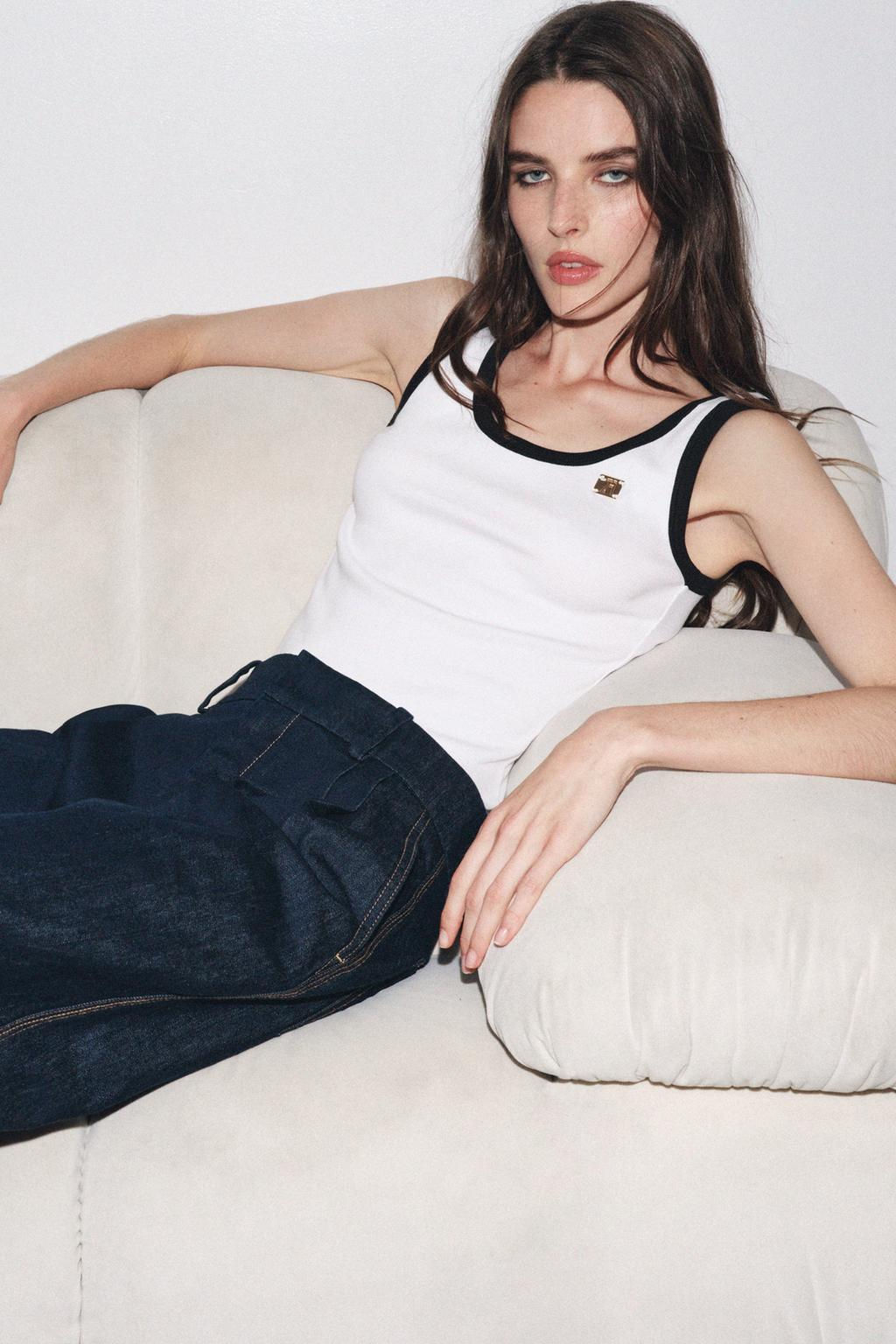 ZARA TOP WITH CONTRAST TRIMS AND BROOCH  фото 4