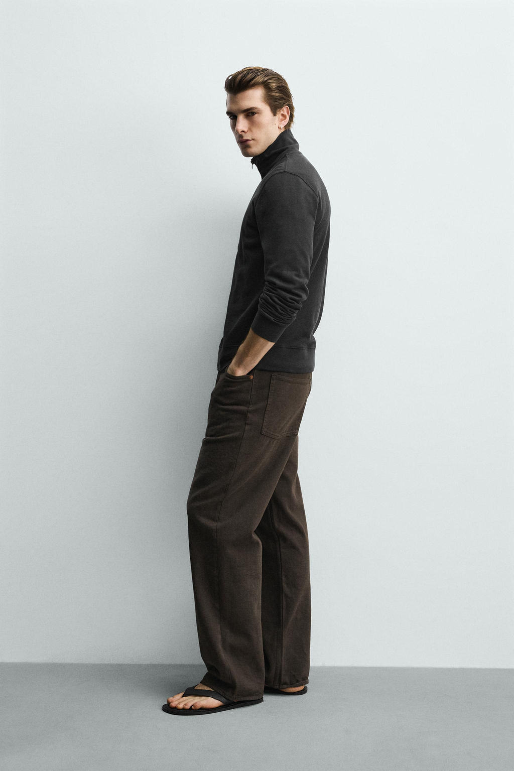 SUDADERA REGULAR FIT CREMALLERA / Gris antracita - Zara фото 4