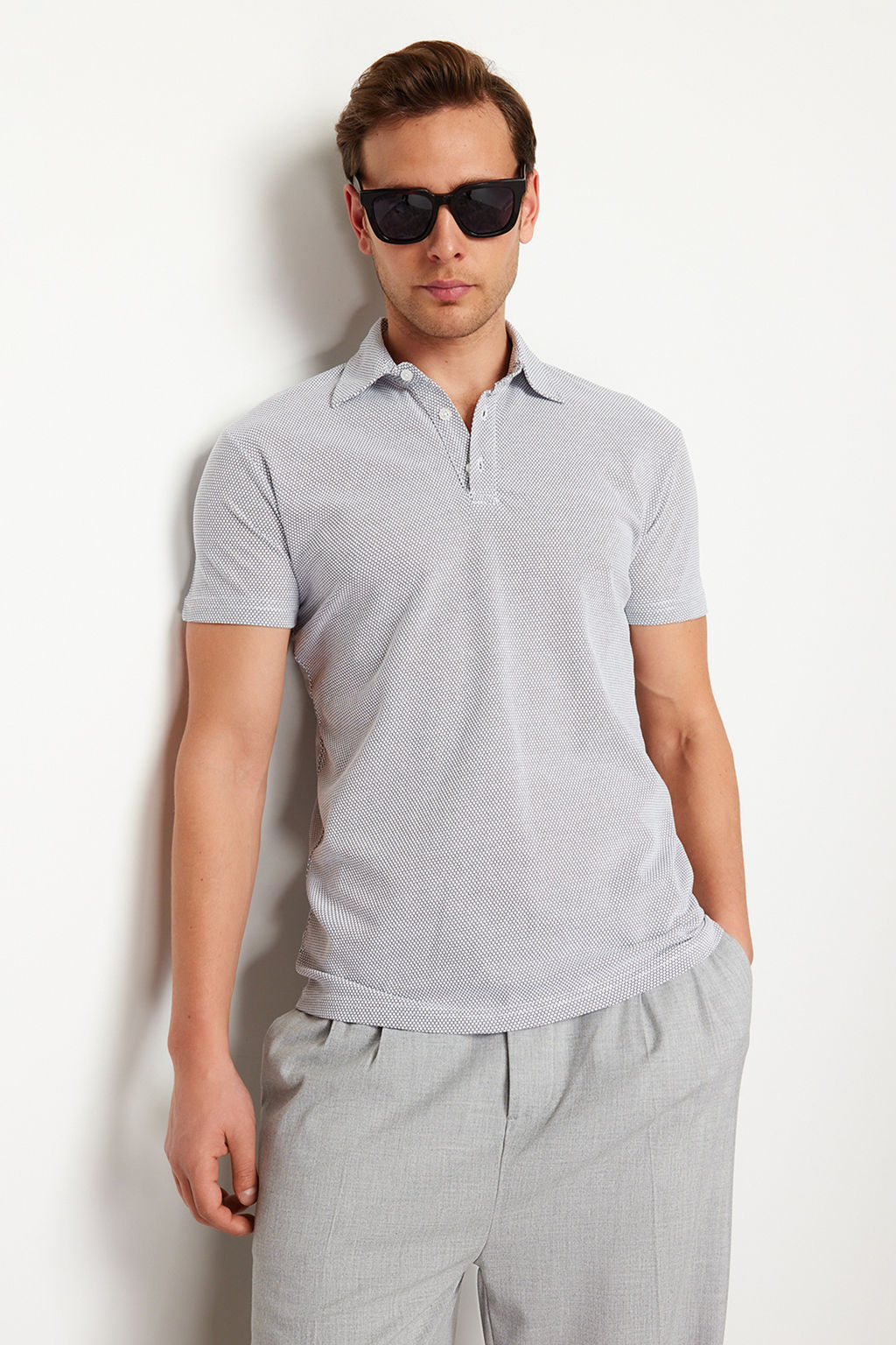 Beyaz Regular/Normal Kesim Dokulu Polo Yaka T-shirt TMNSS24PO00038