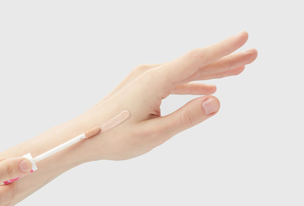 essence Консилер stay all day 14h Long-lasting concealer, 20 Light Rose 7 мл  фото 10