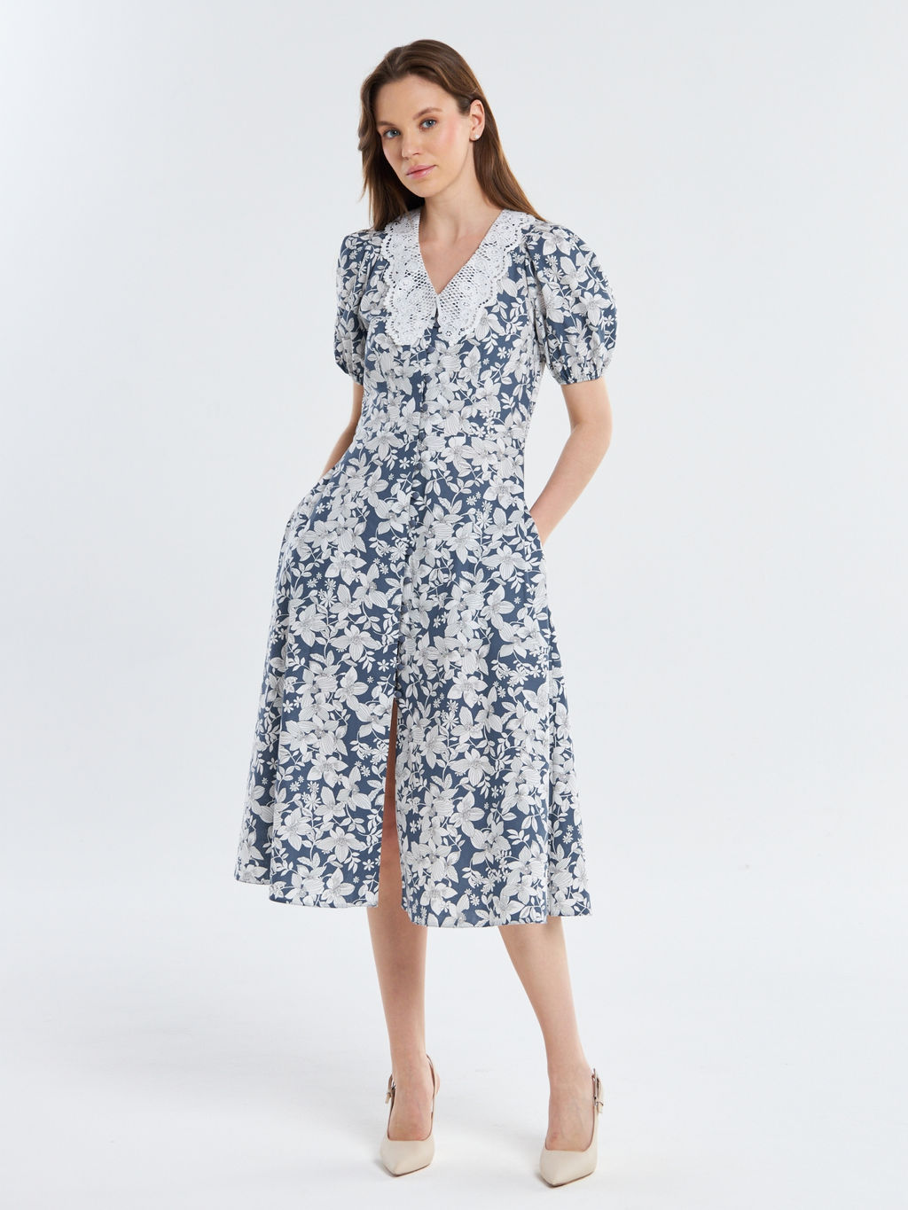 Платье из хлопка с кружевным воротником OD-948-2 белые цветы на синем