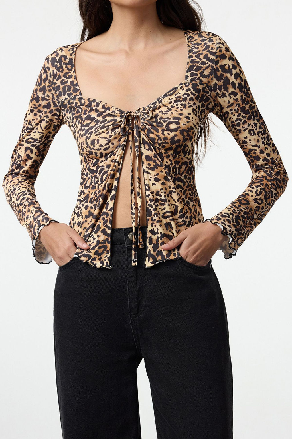Trendyolmilla Kahverengi Leopar Bask?l? Baglama Detayl? Vucuda Oturan Esnek Orme Bluz TWOAW25BZ00249