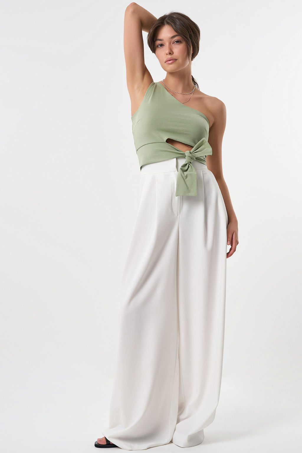 Кроп-топ трикотажный на одно плечо шалфей