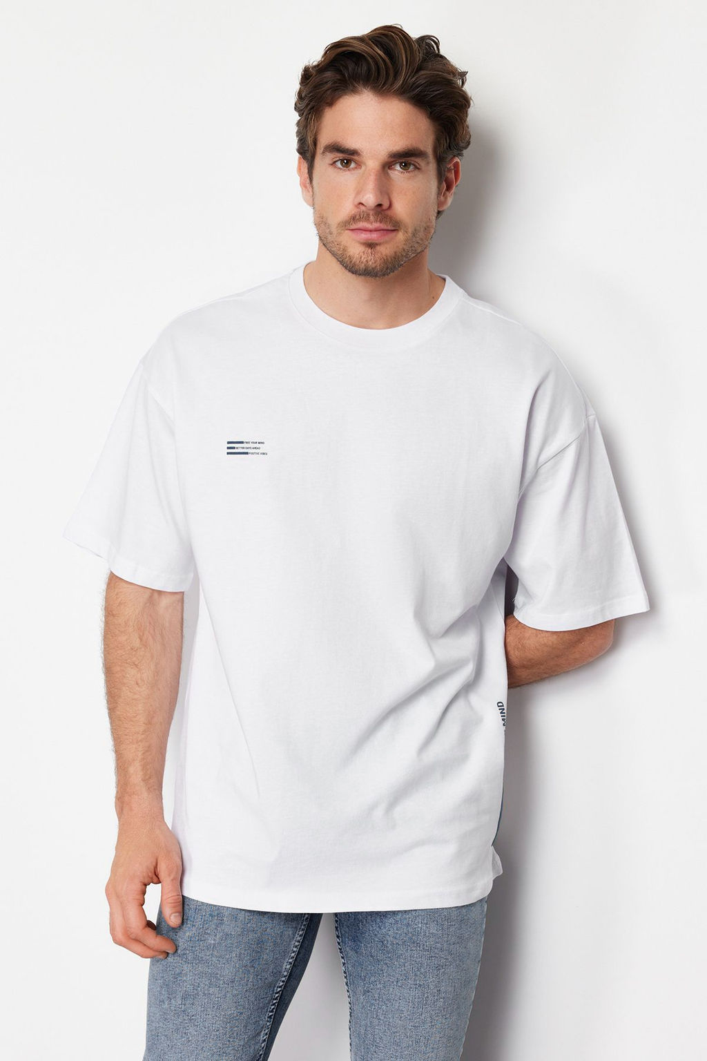 TRENDYOL MAN Beyaz Oversize Yaz? Bask?l? %100 Pamuklu T-Shirt TMNSS24TS00075 - Trendyolmilla фото 4
