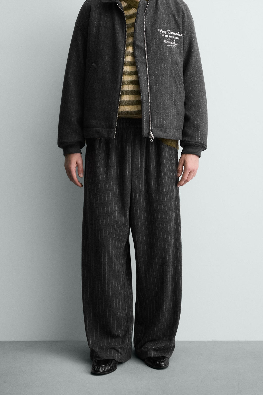 STRIPED BAGGY FIT TROUSERS - Zara фото 2