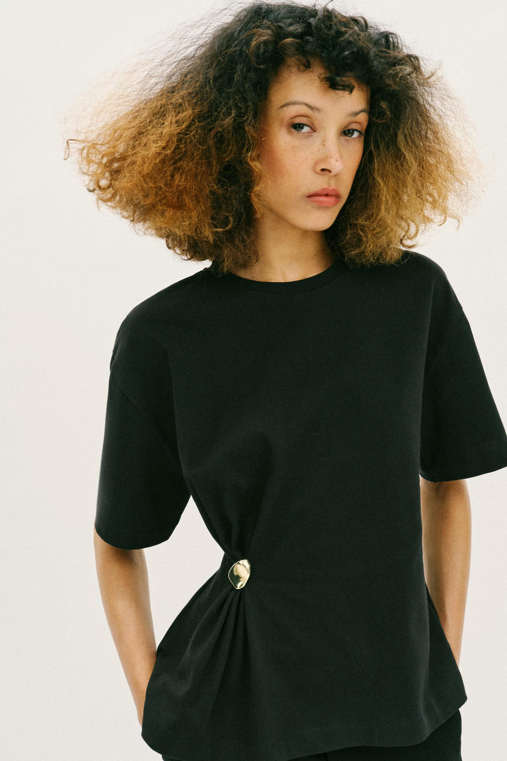 CAMISETA HEAVY COTTON APLIQUE / Negro - Zara фото 2