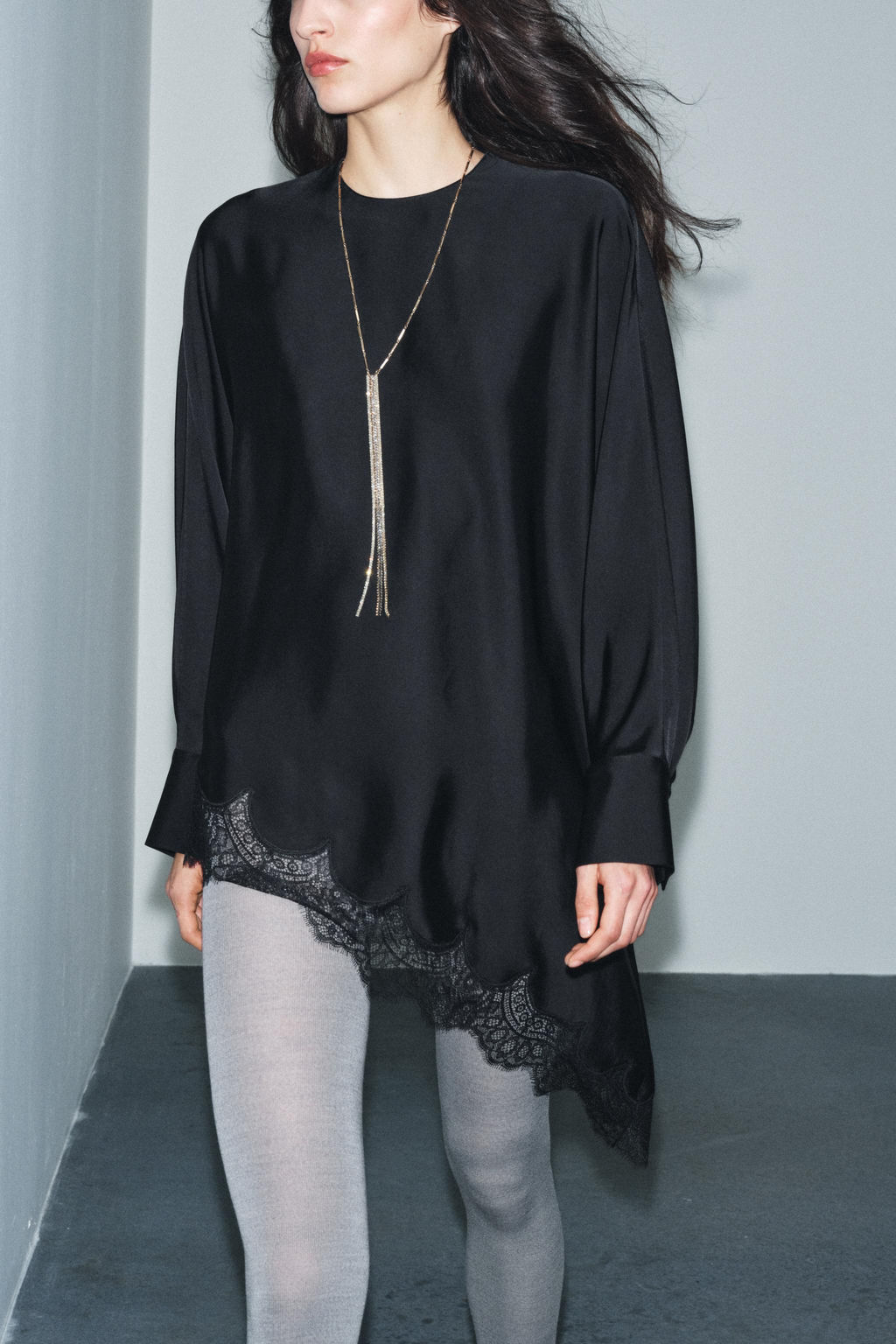 ZW COLLECTION LIMITED EDITION ASYMMETRIC LACE BLOUSE - Zara фото 3