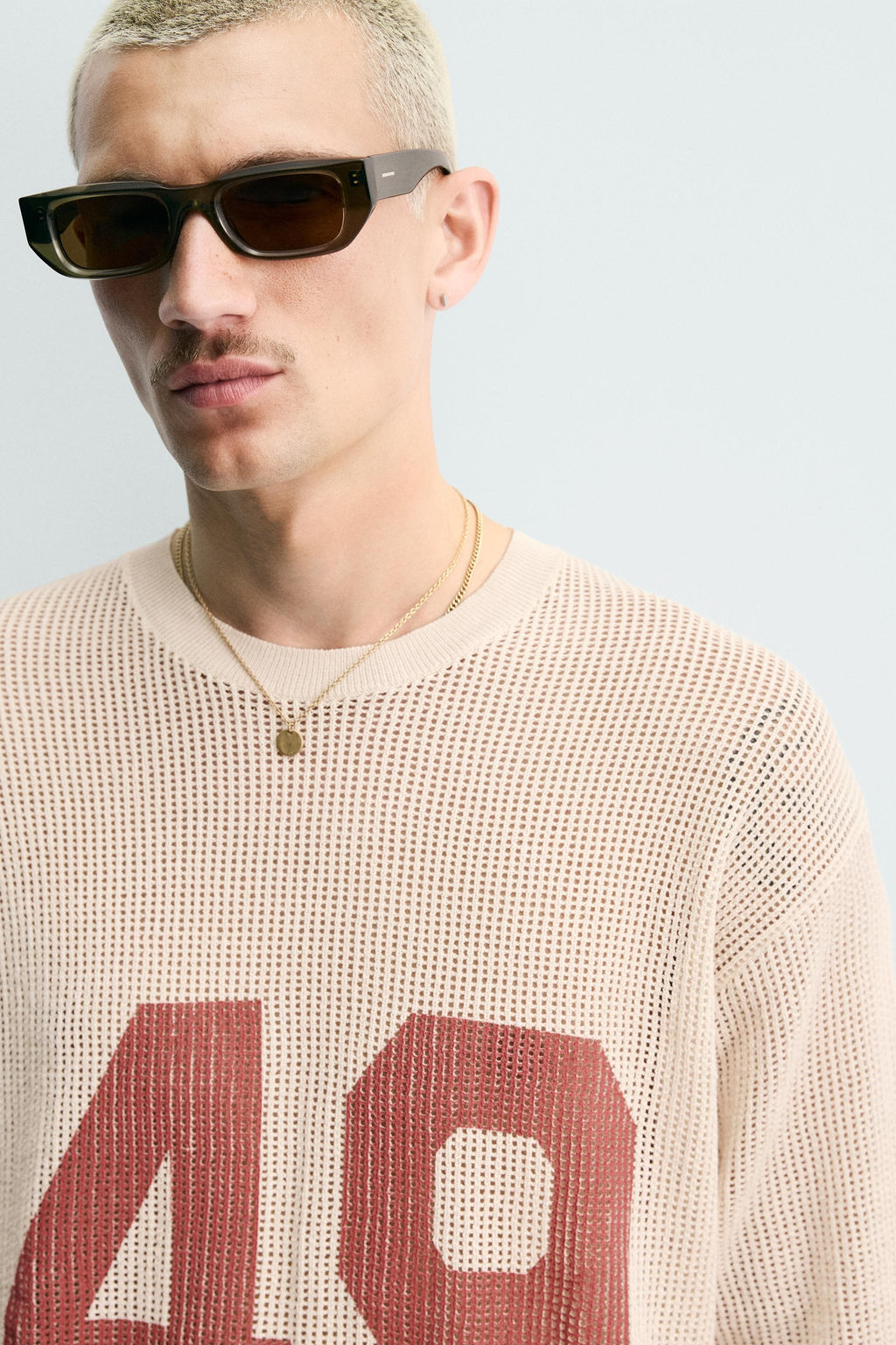 CAMISETA PUNTO ESTRUCTURA RED N?MERO / Crudo