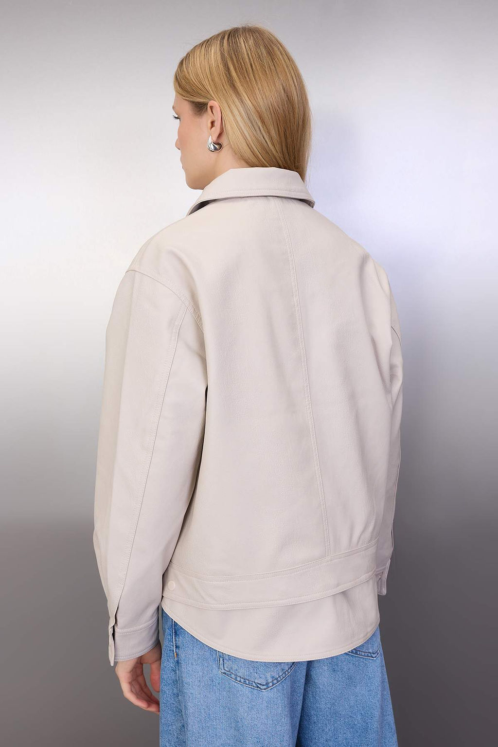 Ekru Oversize Kal?p Fonksiyonel Giyilebilir Suni Deri Ince Ceket Mont TWOAW26MO00068 - Trendyolmilla фото 7