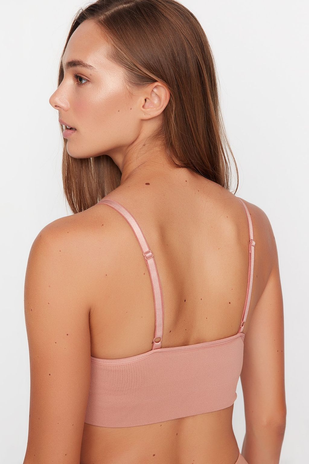 TRENDYOLMILLA Siyah Seamless/Dikissiz Ip Ask?l? Dolgusuz Balensiz Kapl? Bralette Orme Sutyen THMAW22SU0043  фото 18