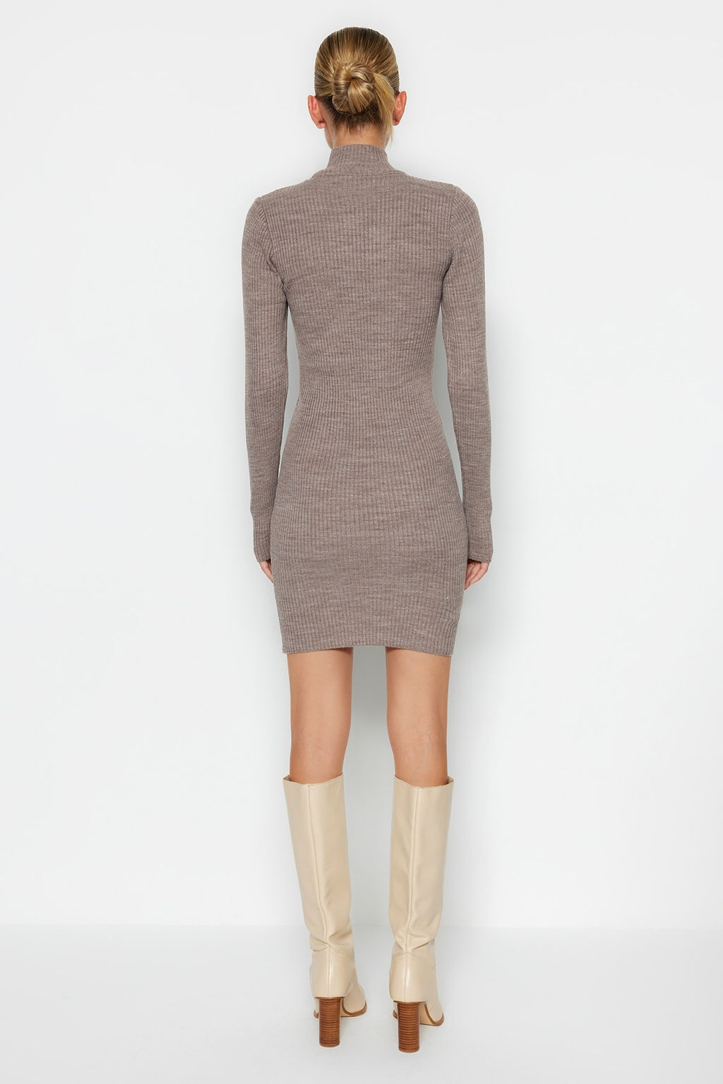 TRENDYOLMILLA Vizon Mini Triko Vucuda Oturan Elbise TWOAW23EL01389 фото 26