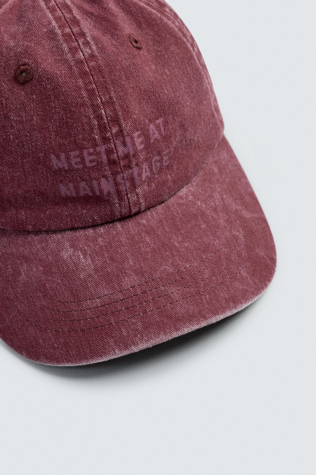 GORRA LAVADA TEXTO ESTAMPADO / Rojo