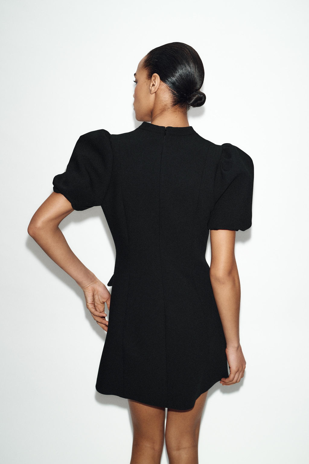 VESTIDO CORTO MANGA ABULLONADA / Negro - Zara фото 5