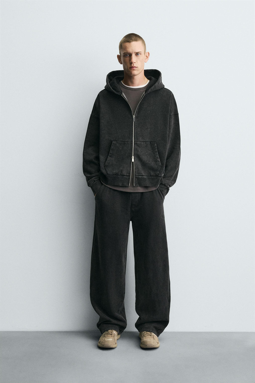 SUDADERA LAVADA CREMALLERA CAPUCHA / Gris oscuro