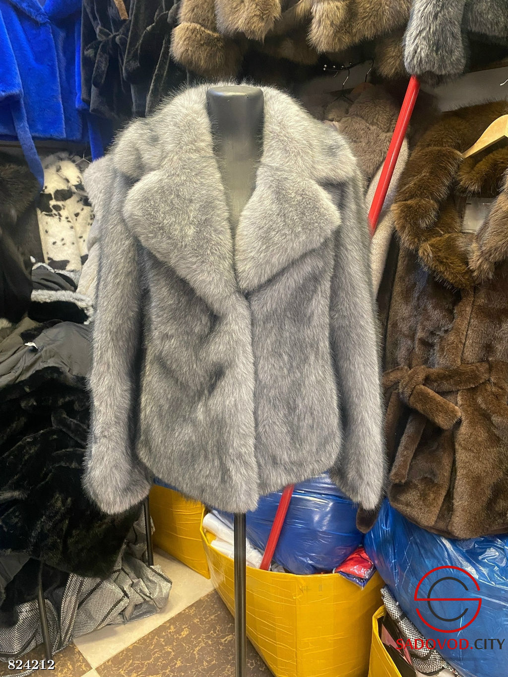 Шуба женская из искусственного меха