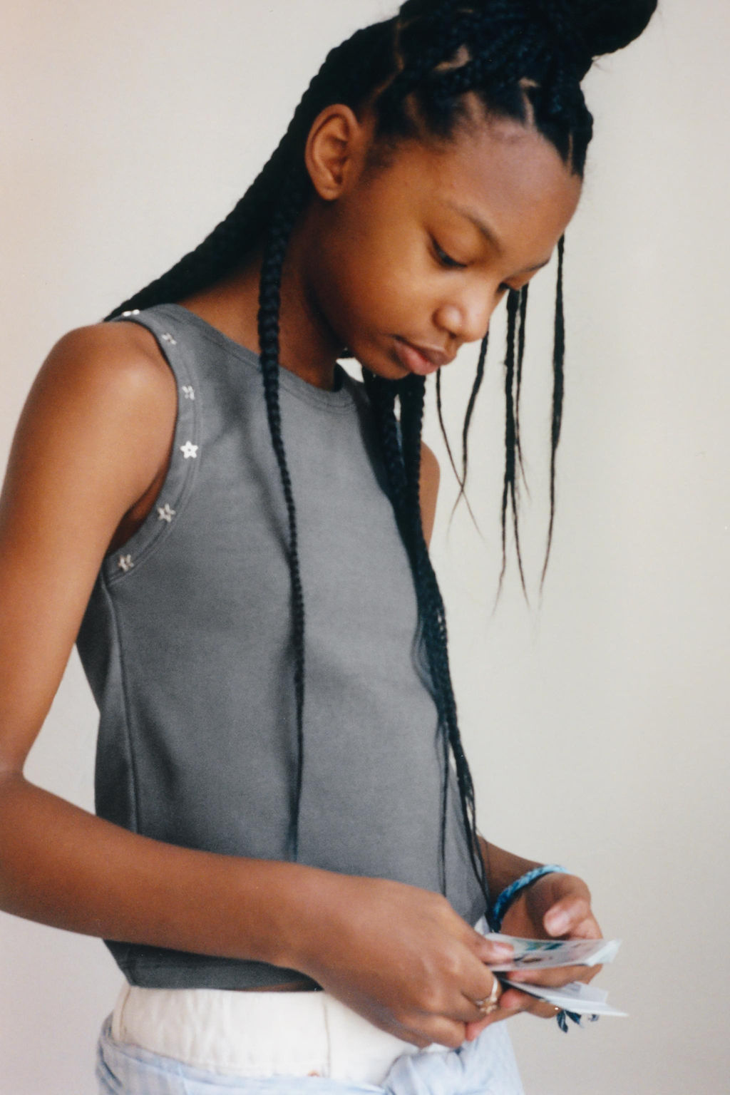 TOP TACHAS / Gris antracita