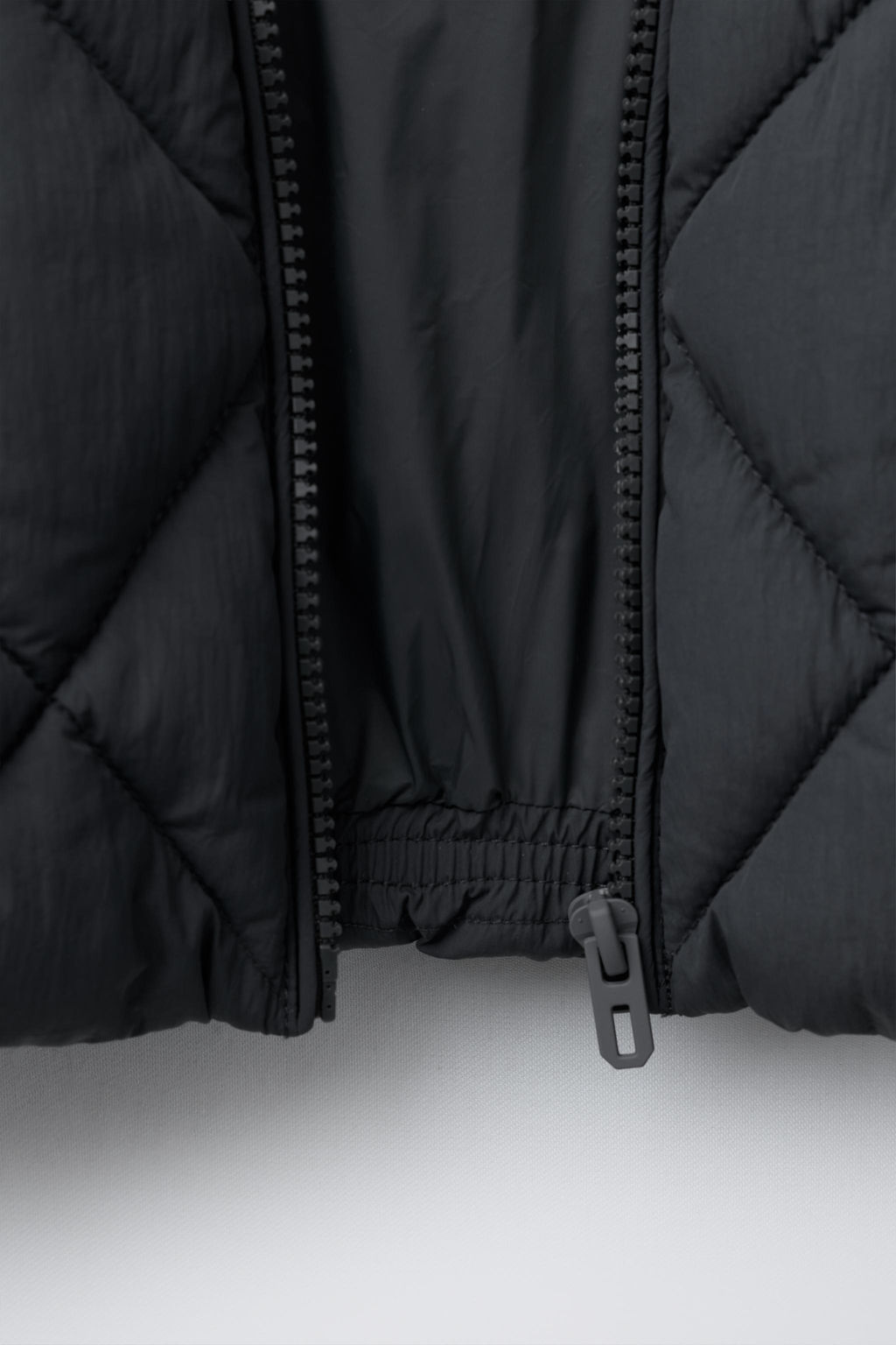 DETACHABLE HOODIE PUFFER JACKET