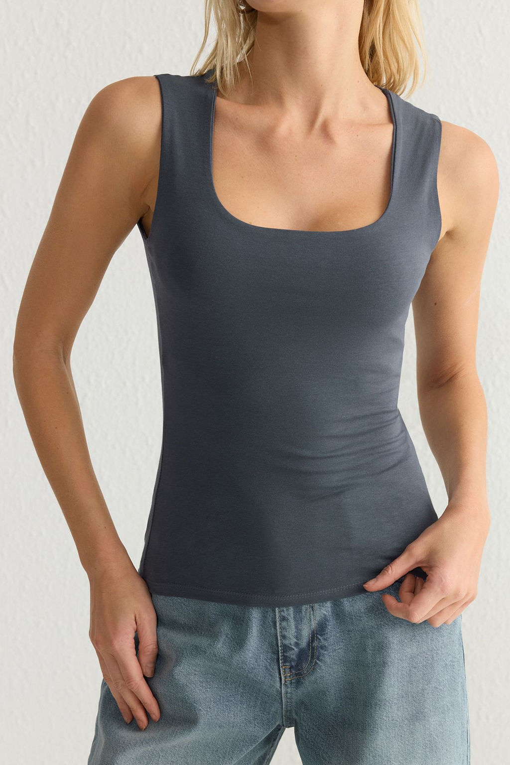 TRENDYOLMILLA Ekru Kare Yaka S?f?r Kol Pamuklu Esnek Fitted/Vucuda Oturan Orme Atlet TWOSS24AL00013 фото 4