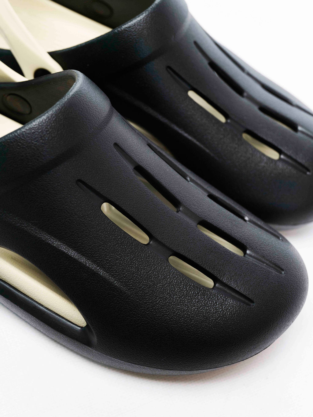 Сланцы мужские из ЭВА, черно-бежевые (Арт. 5096SST)