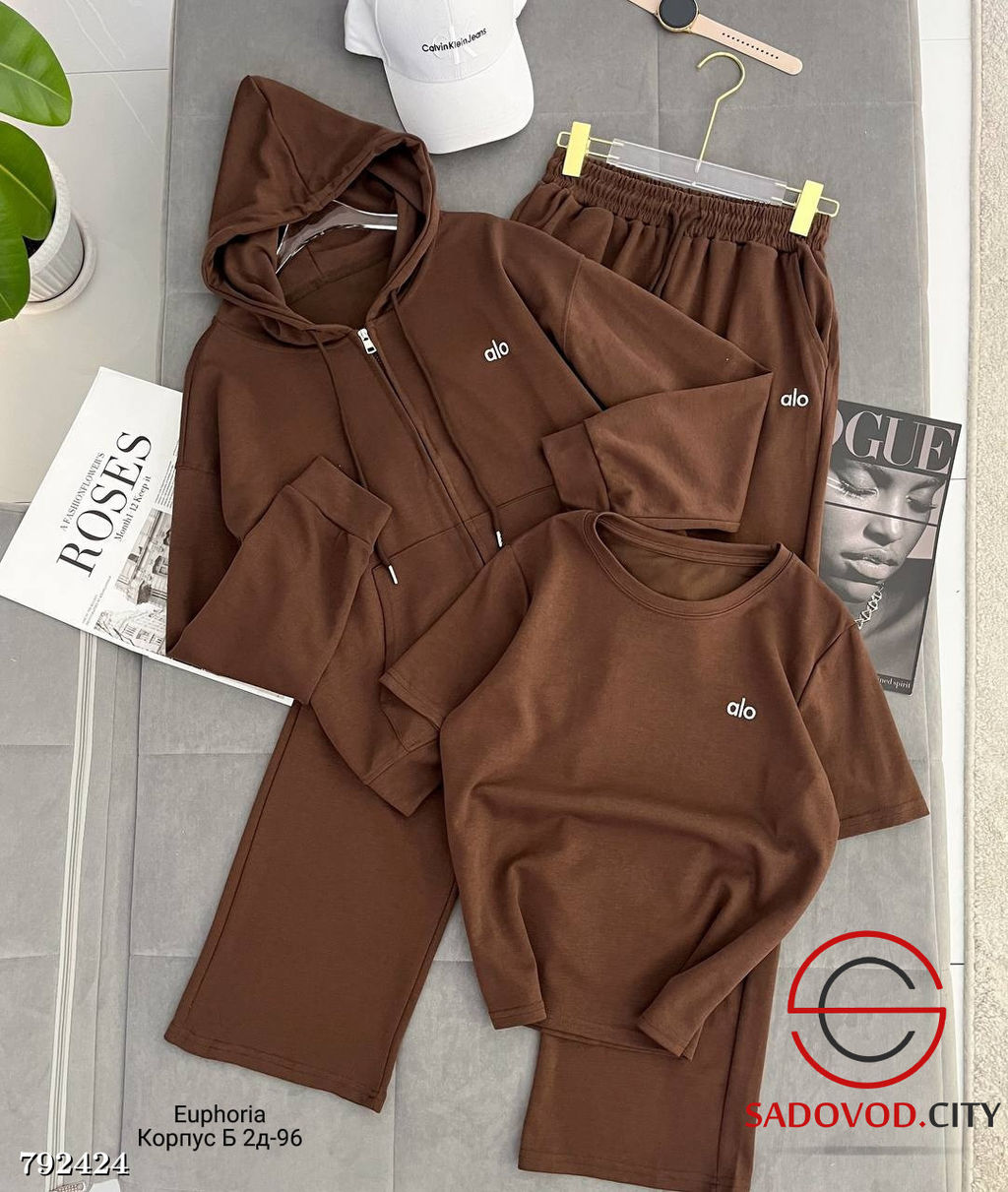 Костюм женский тройка с капюшоном - Bruno фото 7