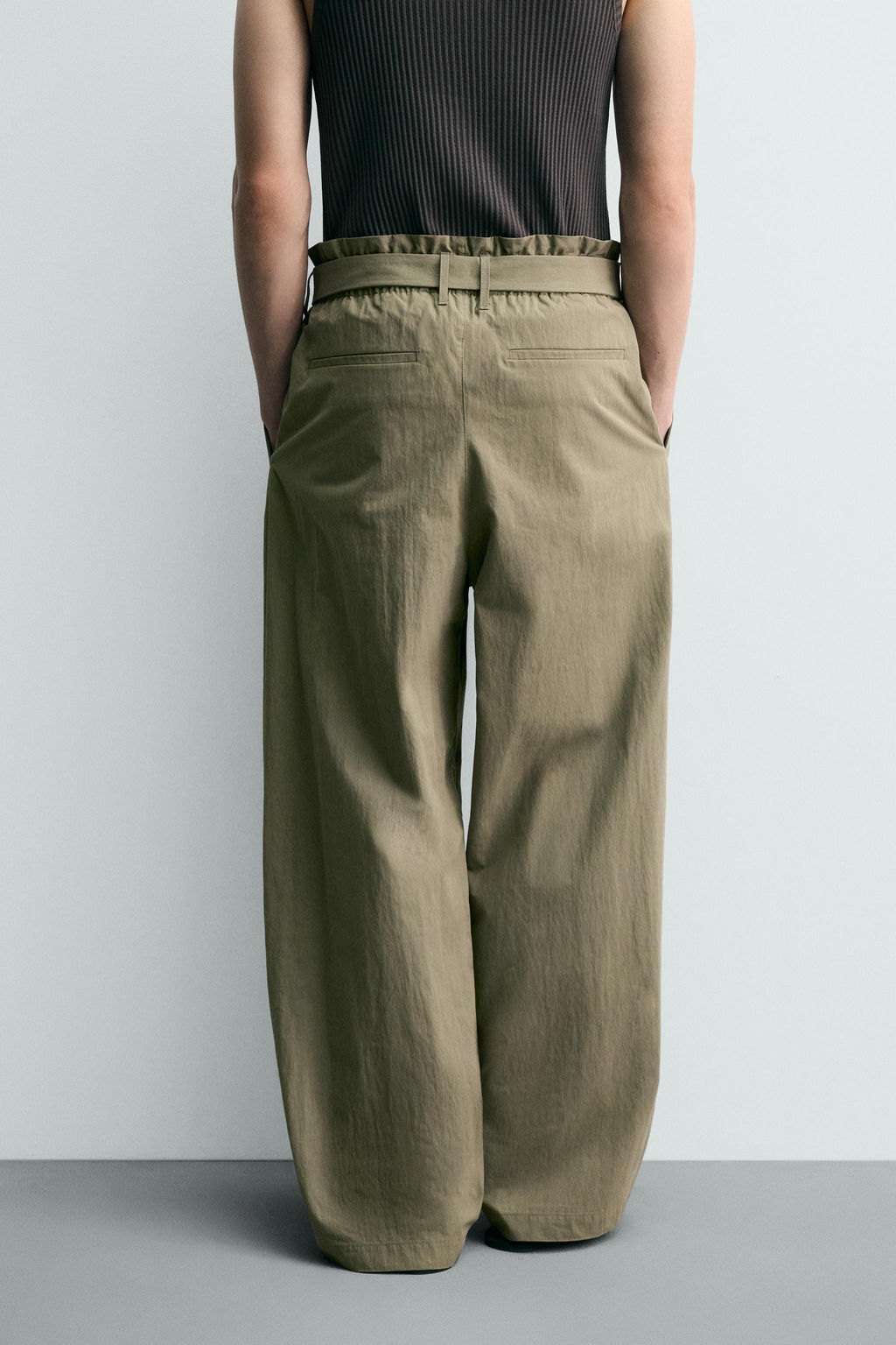 PANTAL?N WIDE FIT PLIEGUES CINTUR?N / Verde fl?or - Zara фото 3