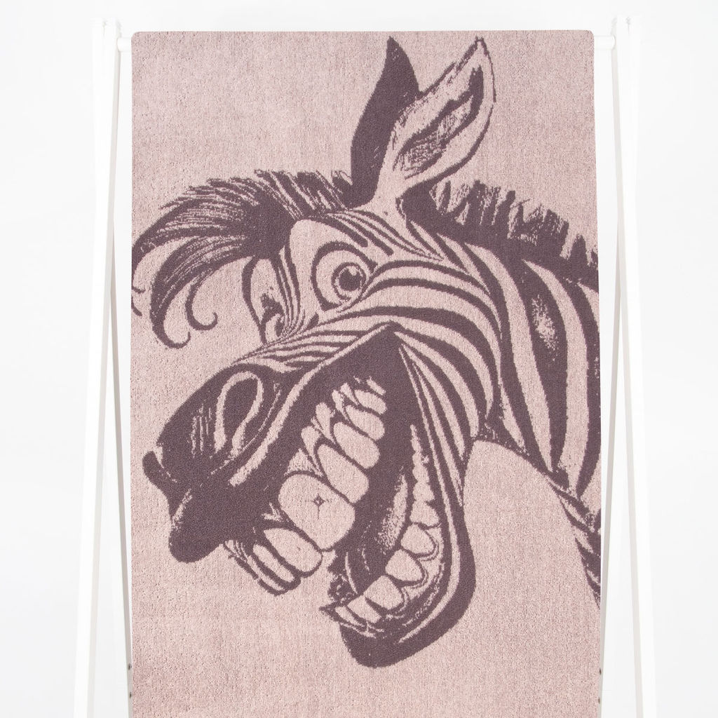 Полотенце махровое 6с102.411ж1 Зебра-пожелание(т.с.мальв1) 67х150см