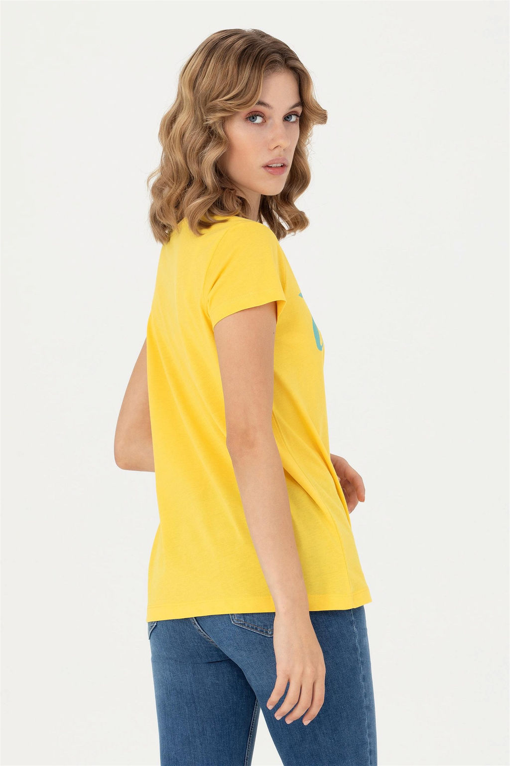 Женская желтая футболка с круглым вырезом Неожиданная скидка в корзине - U.s. polo assn фото 5