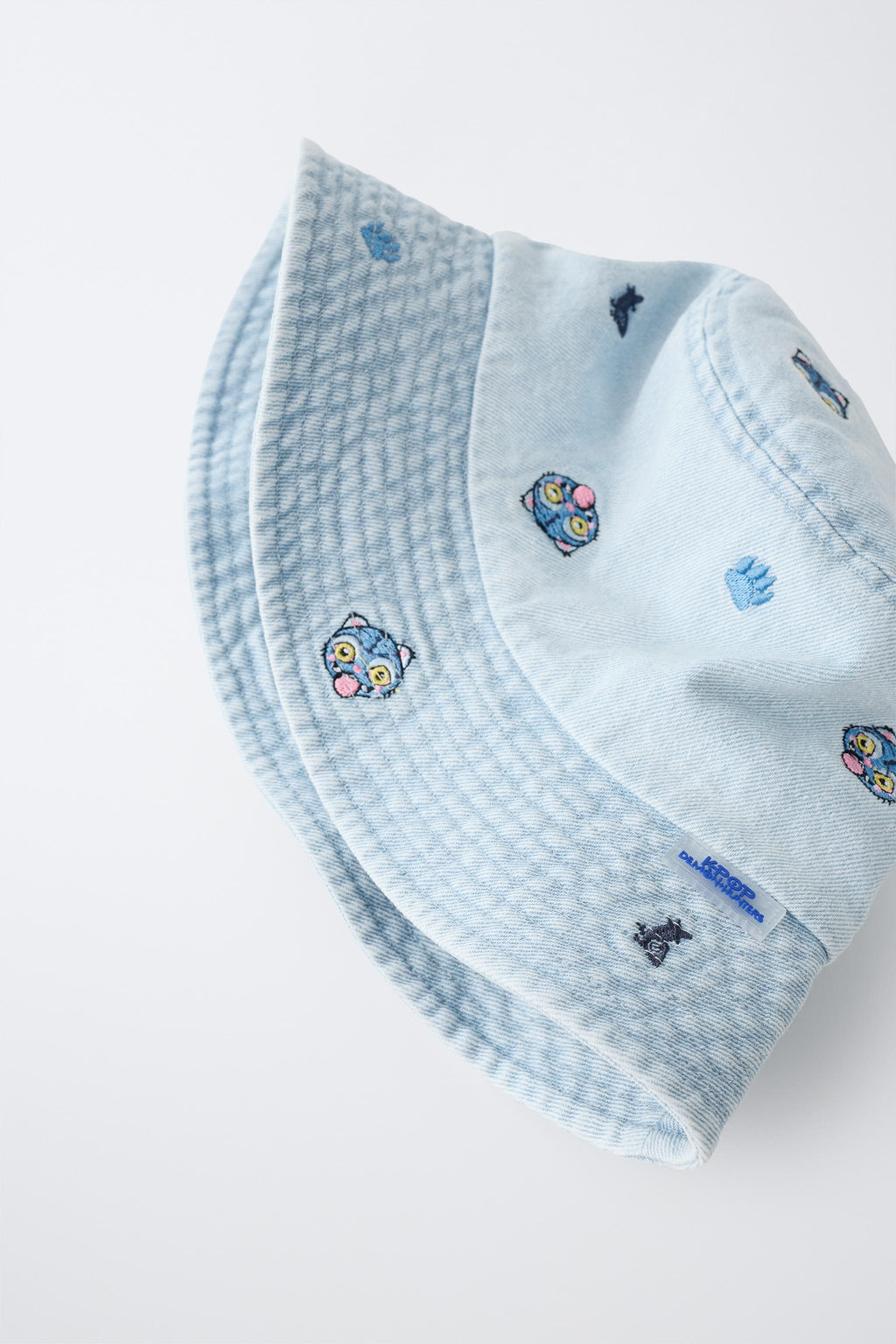 GORRO DENIM BOB KPOP DEMON HUNTERS NETFLIX / Azul claro