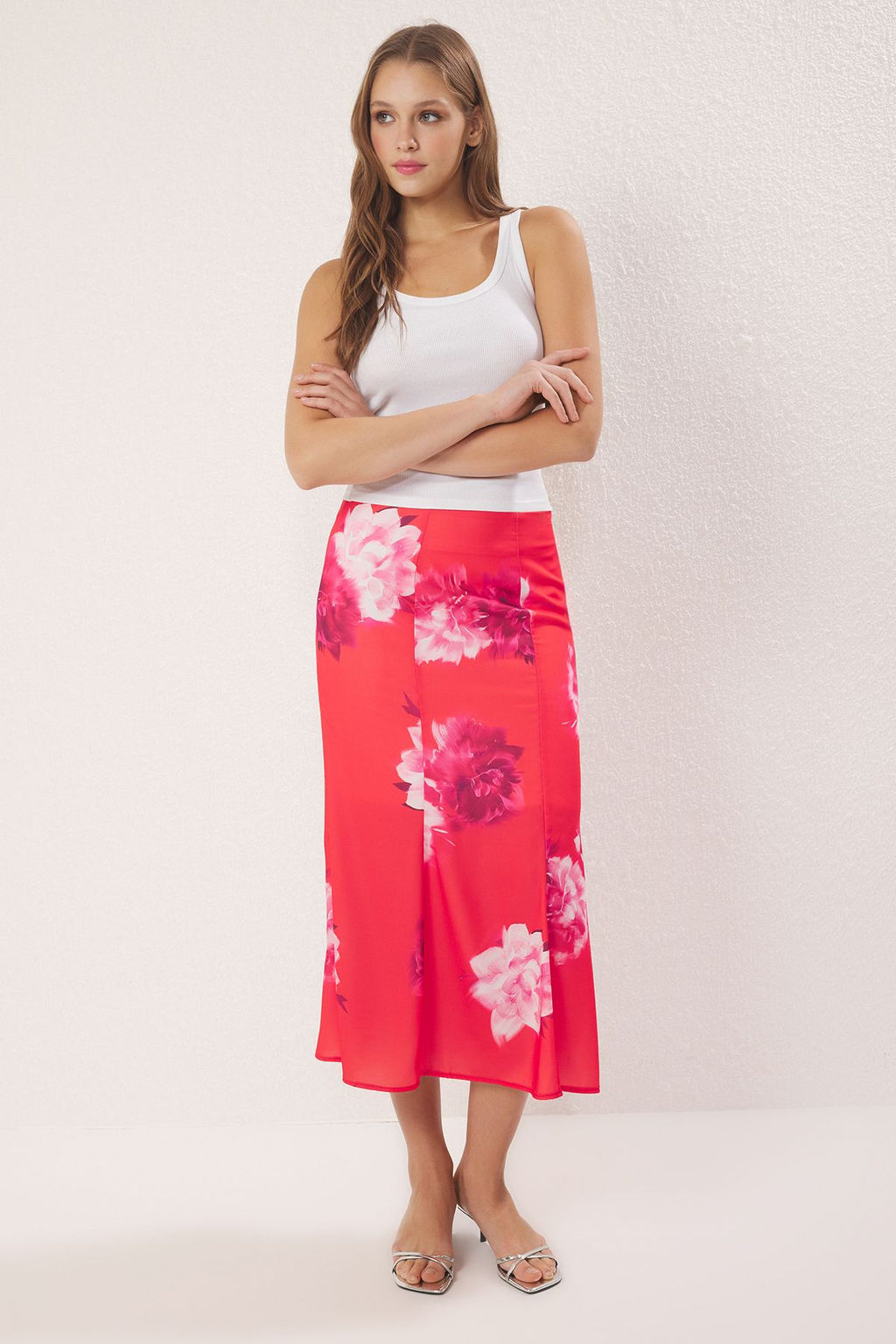 K?rm?z? Buyuk Cicek Desenli Maxi Boy Dokuma Etek TWOSS23ET00124