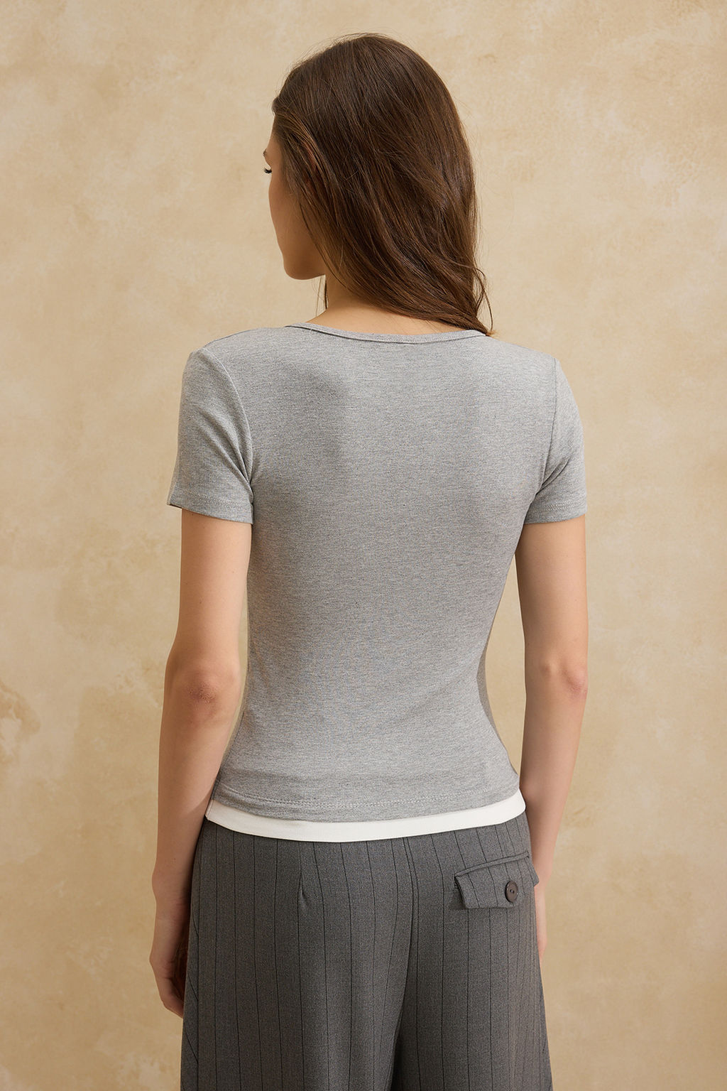 Gri melanj Renk Bloklu Fitted/Vucuda Oturan K?sa Kollu Yumusak Orme Bluz TWOSS26BZ00099