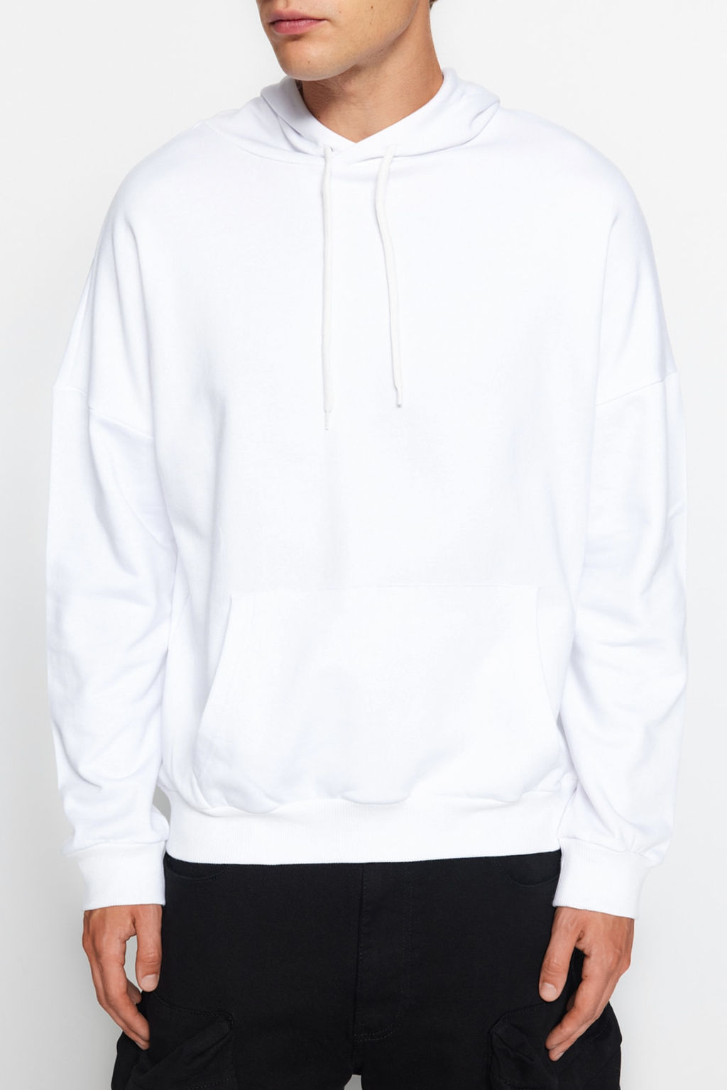 TRENDYOL MAN Siyah Regular/Normal Kesim Bask?l? Kapusonlu Sanatsal Bask?l? Sweatshirt TMNAW20SW0489 - Trendyolmilla фото 15