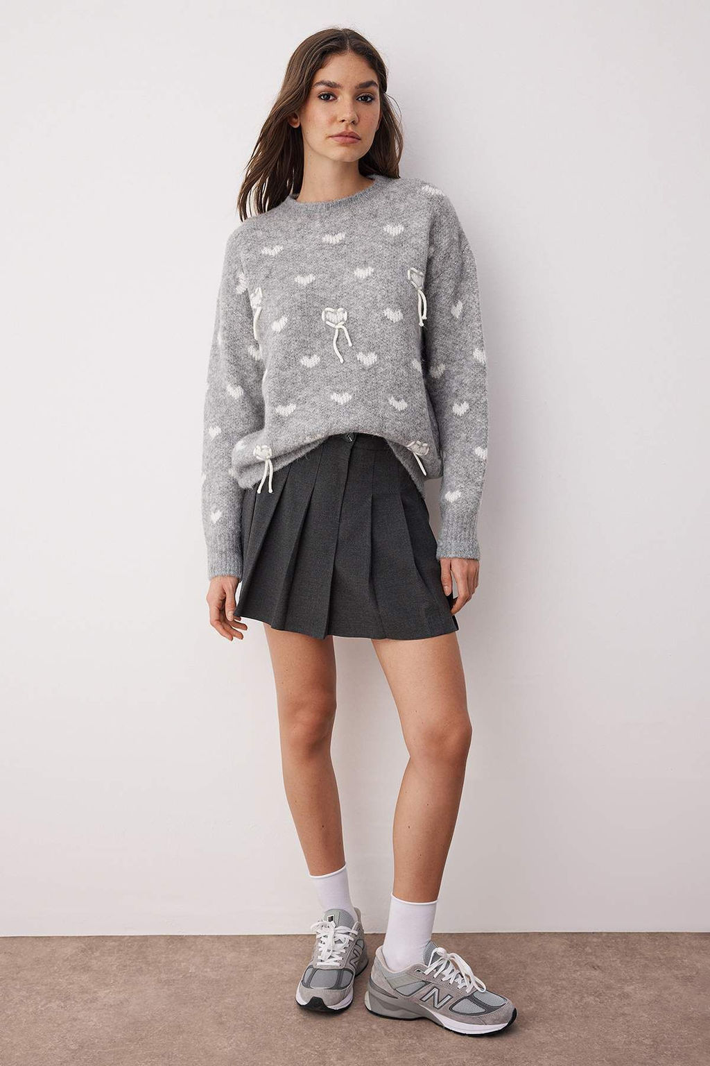 Gri Yun Kar?s?ml? Kalp Desenli Oversize/Genis Kal?p Triko Kazak TWOAW26KZ00018 - Trendyolmilla фото 2