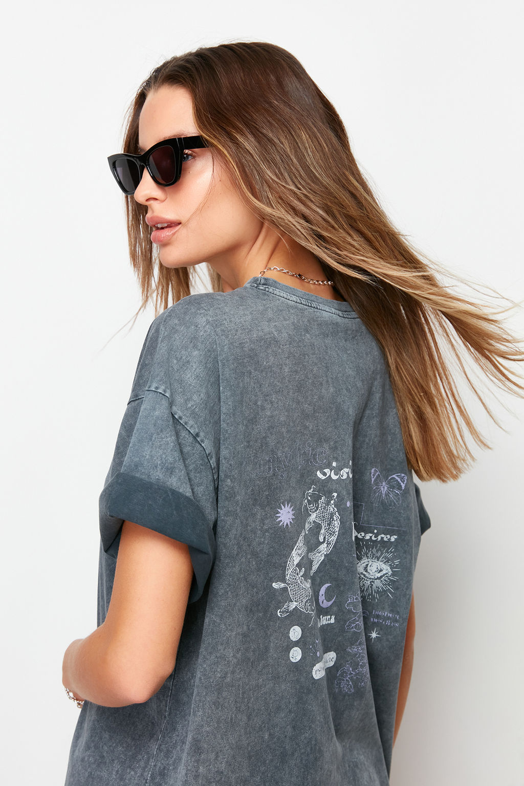 TRENDYOLMILLA Antrasit %100 Pamuk Soluk Efektli S?rt Bask?l? Boyfriend Bisiklet Yaka Orme T-Shirt TWOSS23TS00109  фото 22