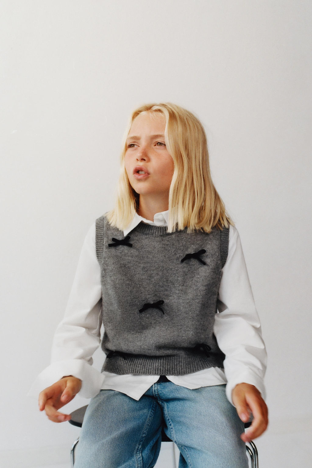 POPLIN SHIRT WITH KNITTED WAISTCOAT AND VELVET BOWS - Zara фото 5